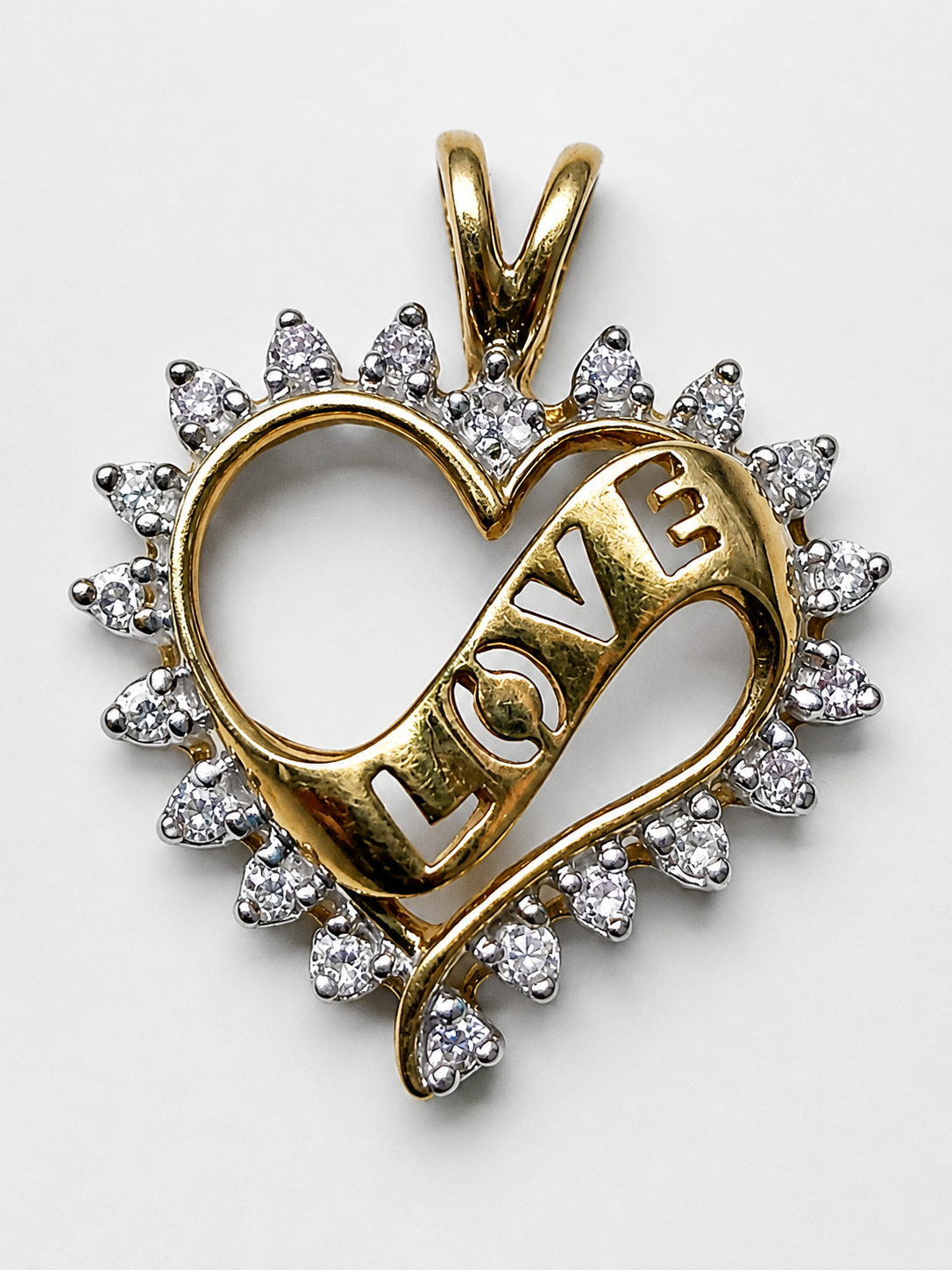 Love Natural Diamond Heart Pendant in 10K Yellow Gold – .25CTTW Diamond Heart