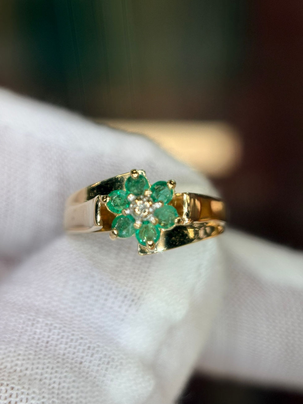 Thumbnail: Emerald and diamond flower ring in 14K gold