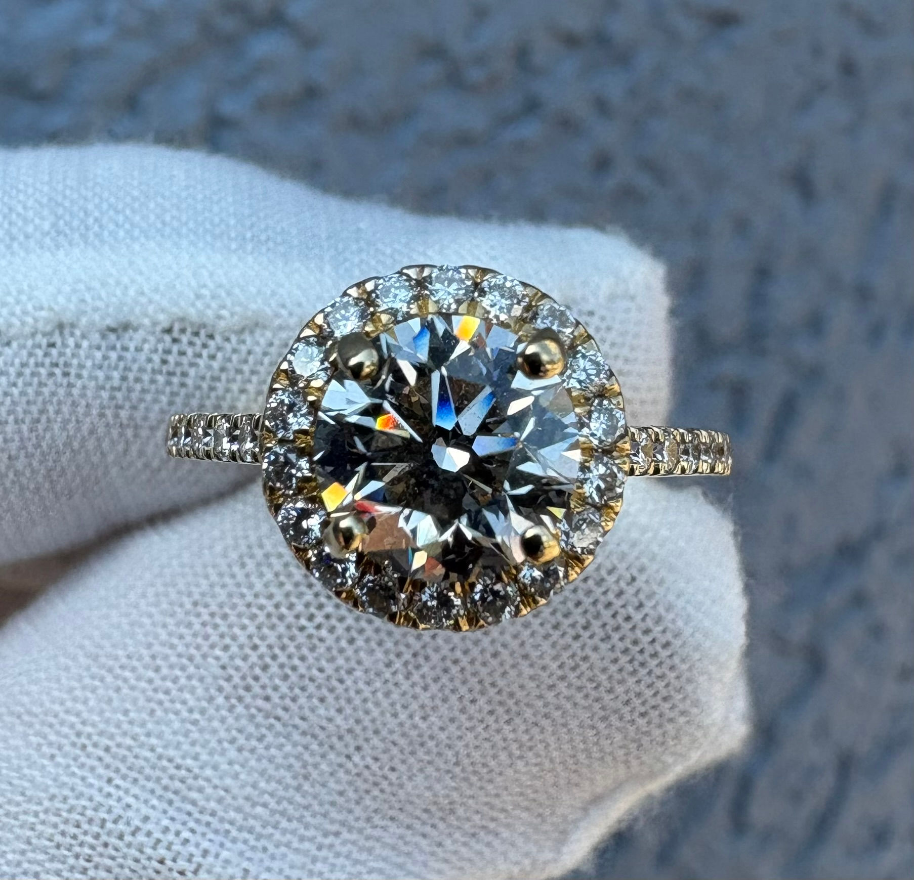 2cttw Round Diamond with Halo Engagement Ring- Yellow Gold - Item # 334