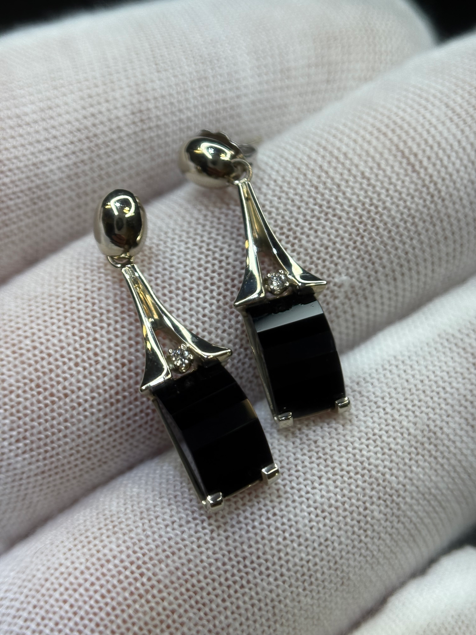 Thumbnail: Silver earrings with rectangular black stones