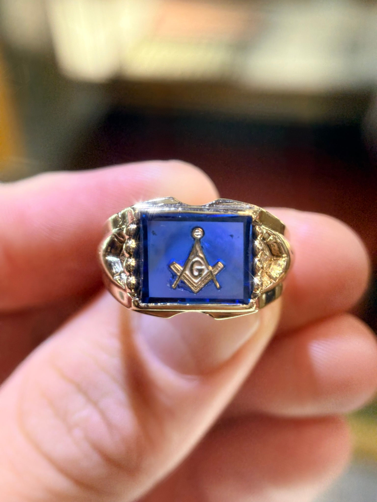 Men’s 10K Yellow Gold Masonic Ring with Deep Blue Stone & Square and Compass