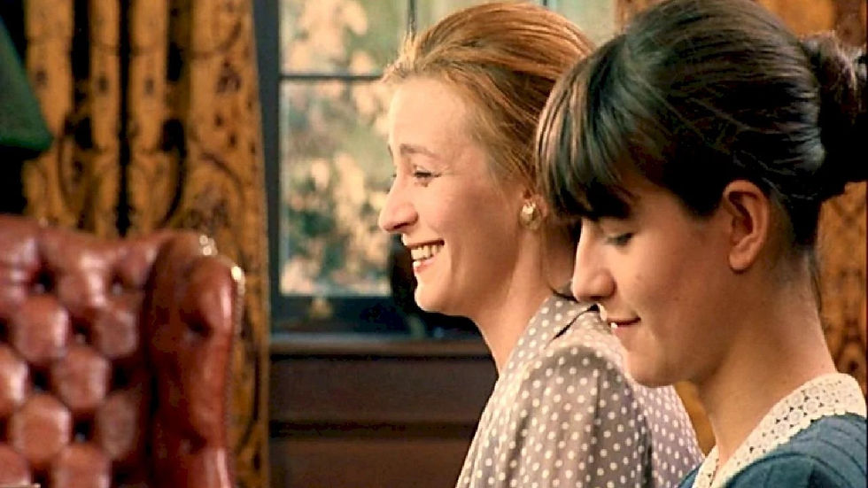 Irène (Elena Safanova) et Sophie (Romane Bohringer) dans une improvisation au piano.