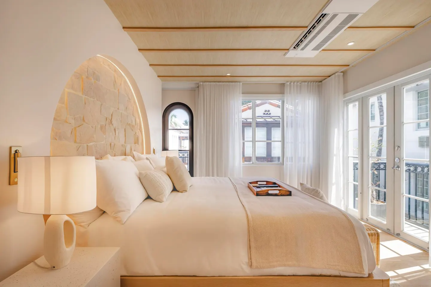 Karte Blanche & Co Mums the Word Spring issue 2025 May travel postcard