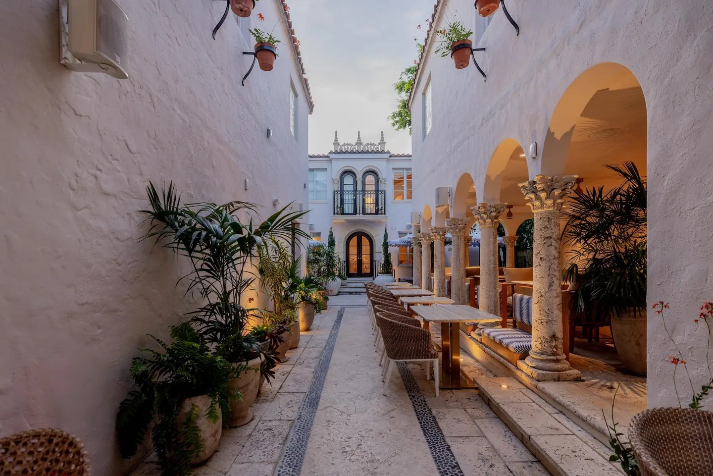 Karte Blanche & Co Mums the Word Spring issue 2025 May travel postcard