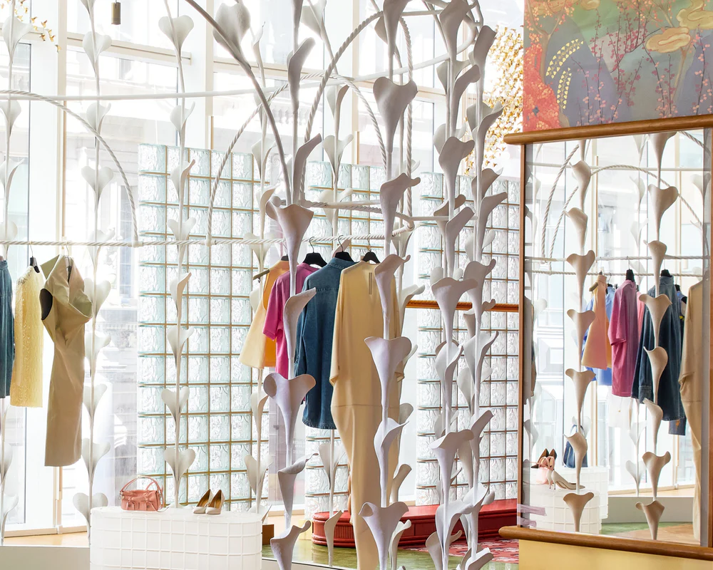 Karte Blanche & Co Mums the Word Spring issue 2025 May travel postcard