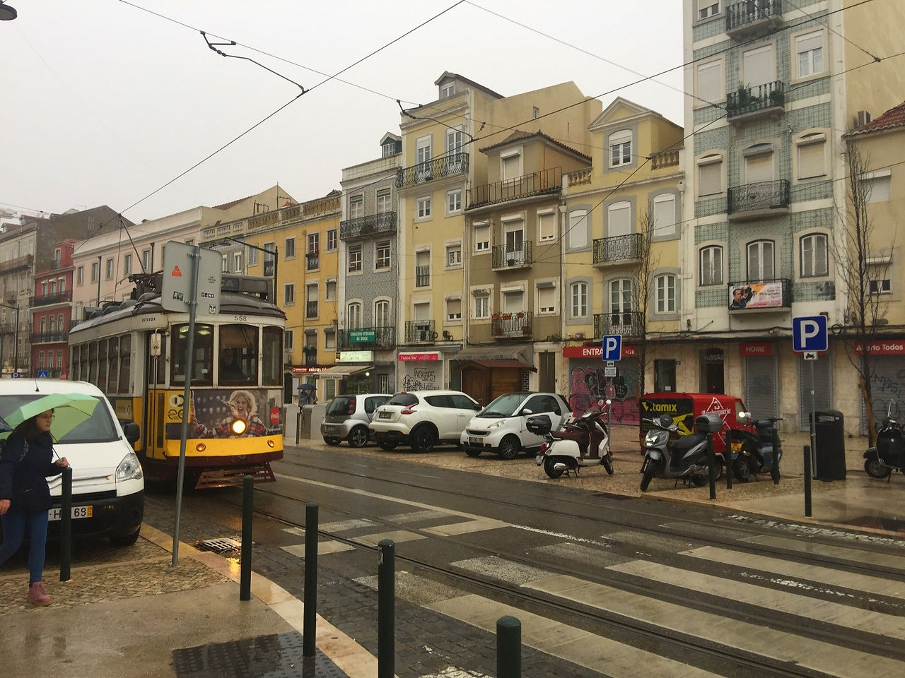 Tram 28 in Graca