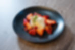 ブラータチーズと季節の果物 Burrata cheese and seasonal fruits