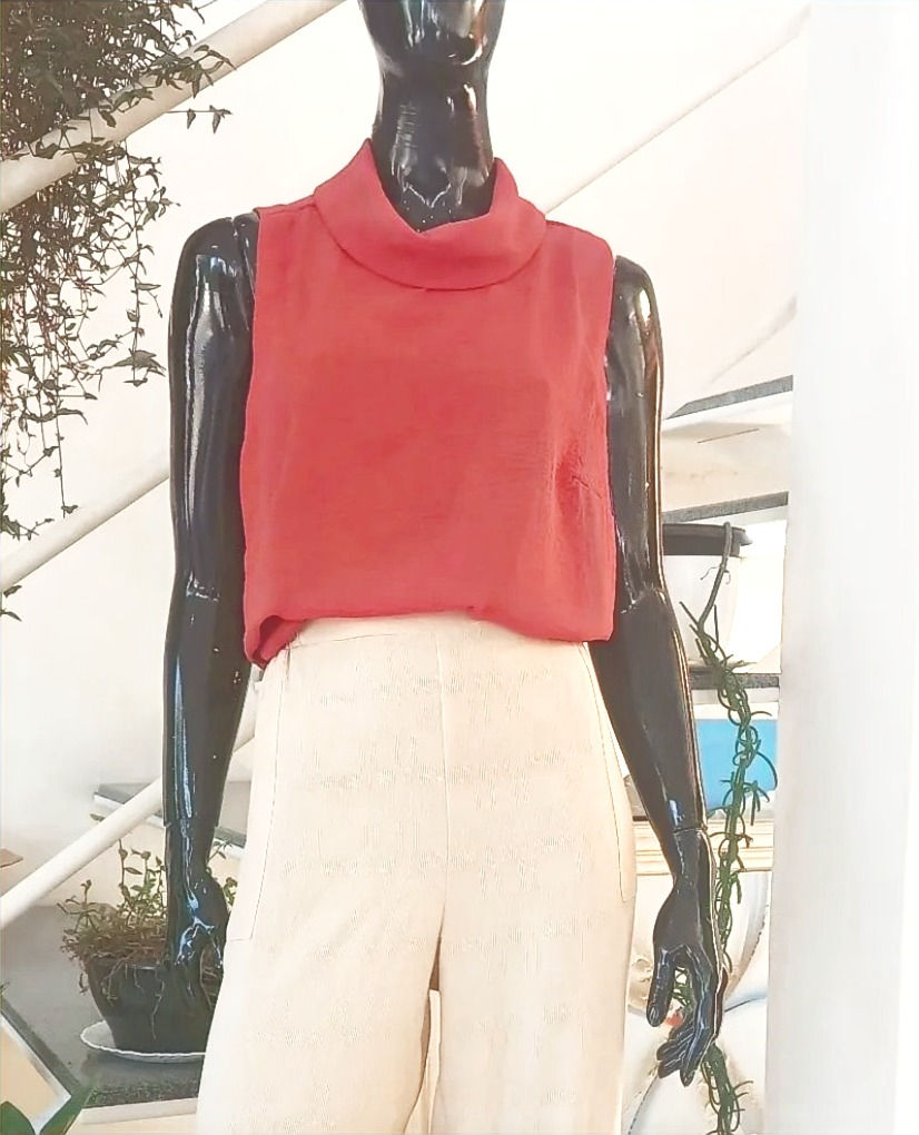 Miniatura: Blusa em crepe gola JK