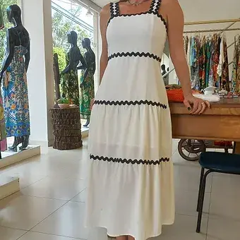 Miniatura: vestido alfaiataria com detalhes contrastantes