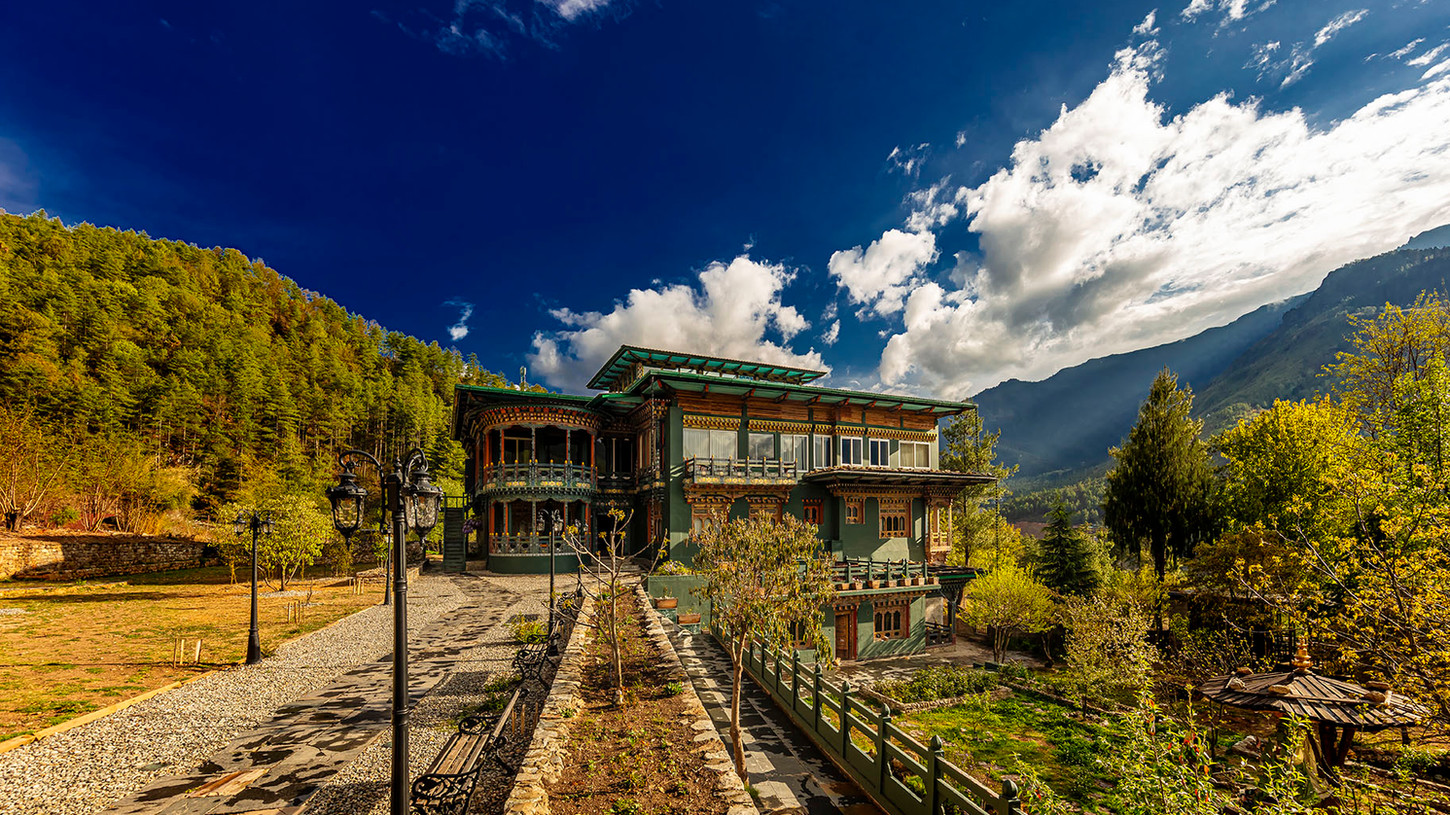 The entrance of Takstangri-la hotel in Paro