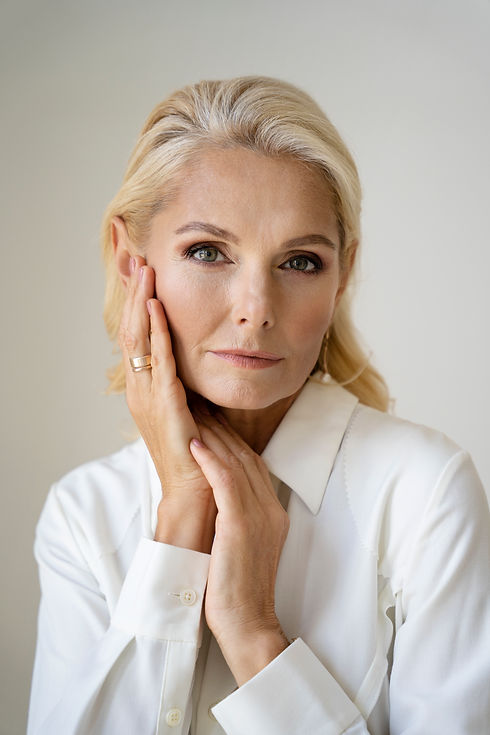 portrait-middle-aged-blonde-rich-woman.jpg