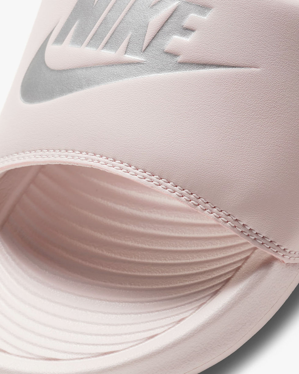 الصورة المصغرة: Nike Victory One Women's Slides
