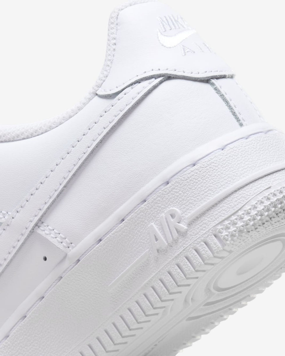 الصورة المصغرة: Nike Air Force 1 LE Older Kids' Shoes