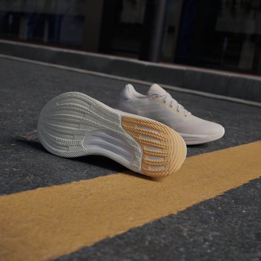 الصورة المصغرة: Women's • Running SUPERNOVA STRIDE SHOES