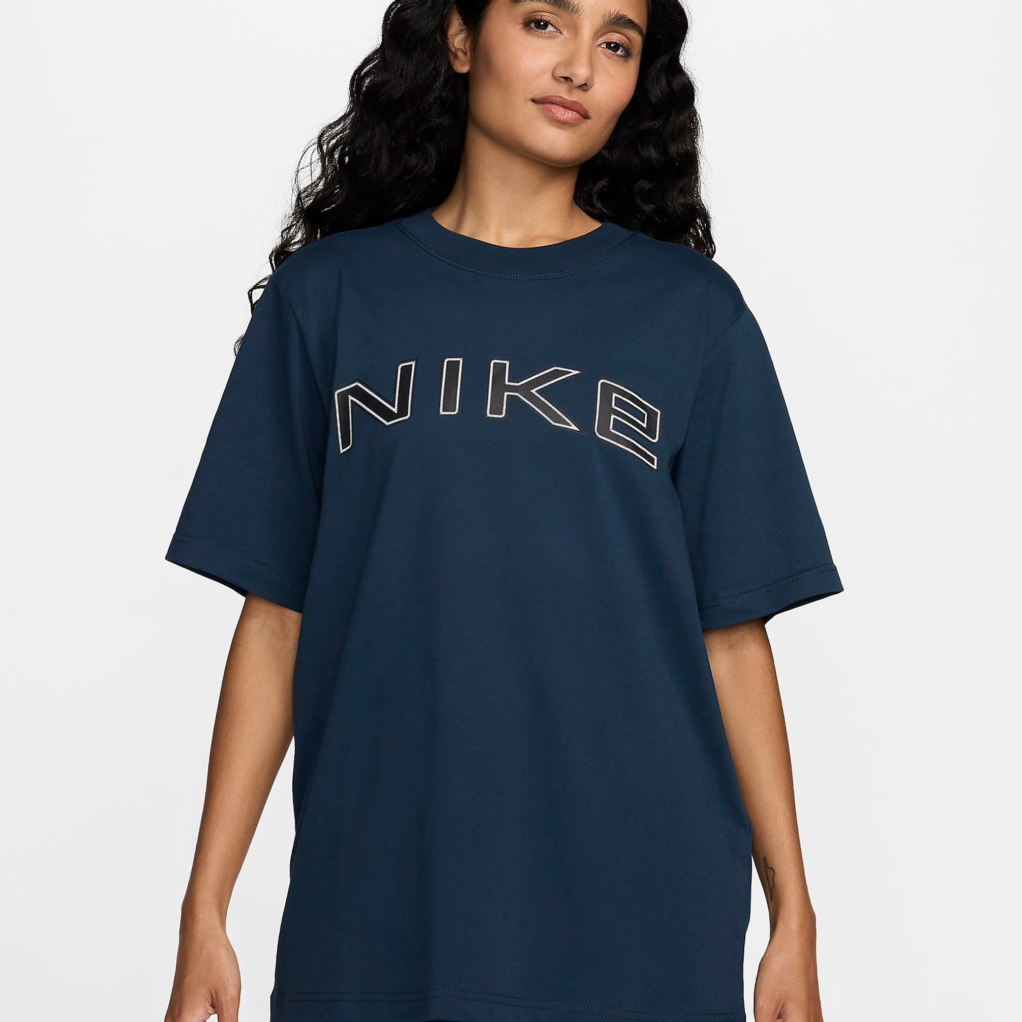 Nike Sportswear Women's Loose Short-Sleeve Graphic T-Shirt