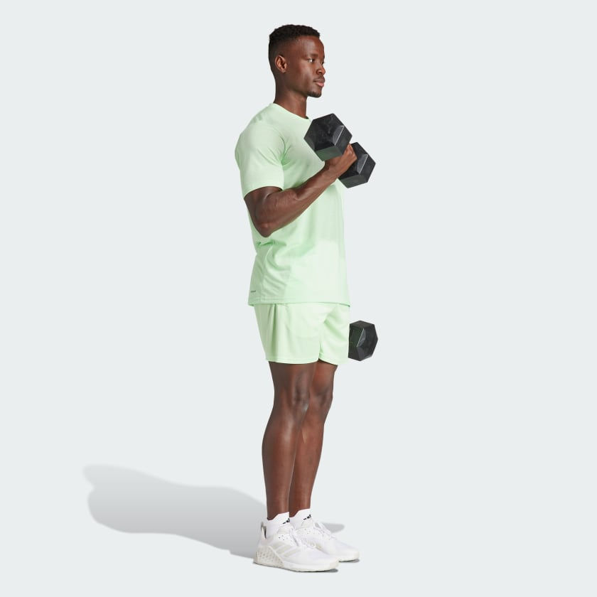 Thumbnail: Men • Training TRAIN ESSENTIALS LOGO TRAINING SHORTS