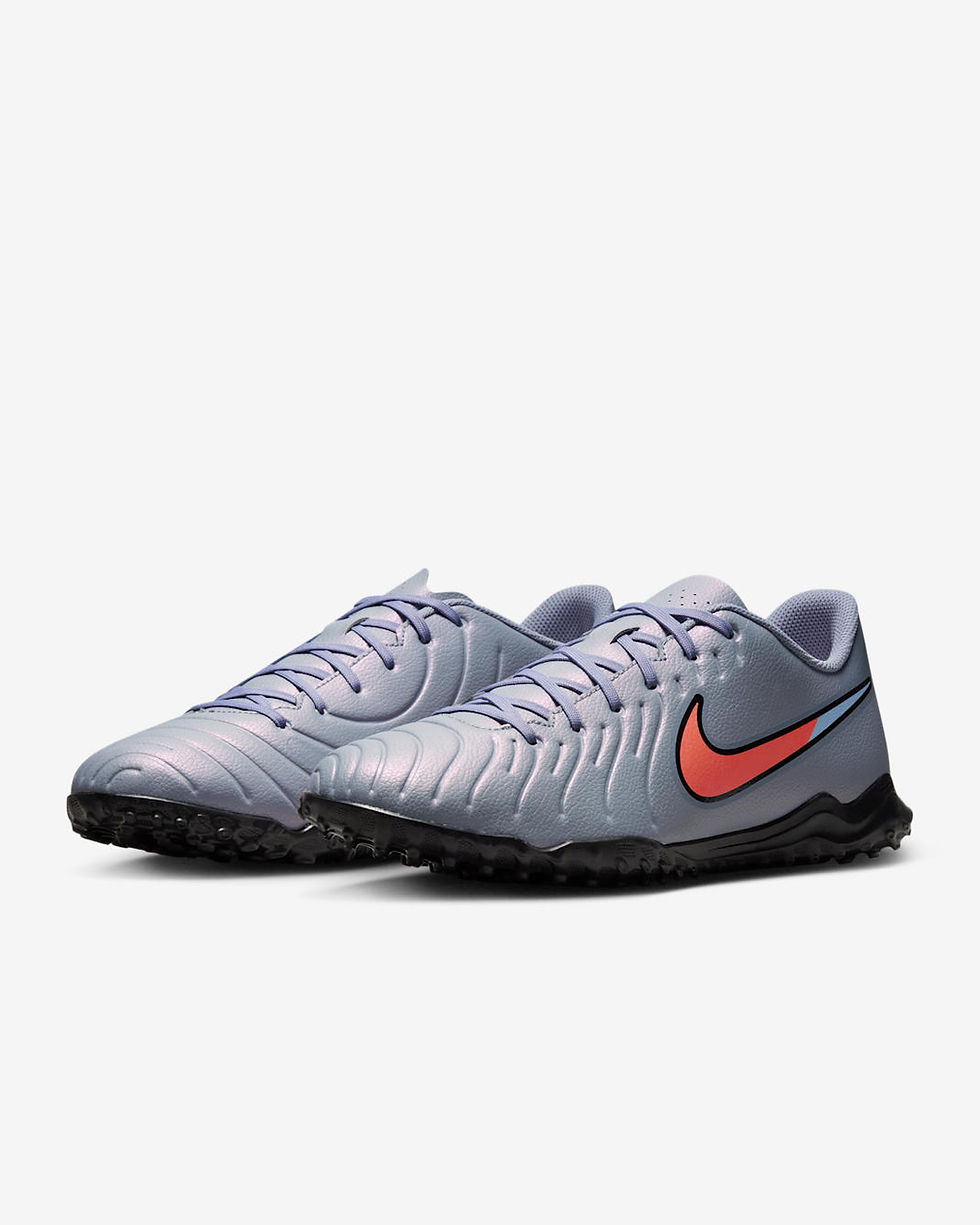 Thumbnail: Nike Tiempo Legend 10 Club Turf Low-Top Football Shoes