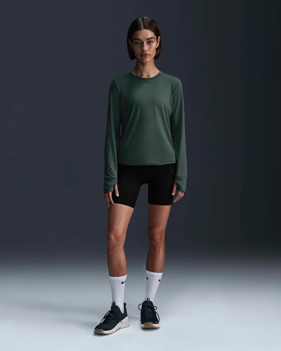 Thumbnail: Nike One Classic Women's Dri-FIT Long-Sleeve Top