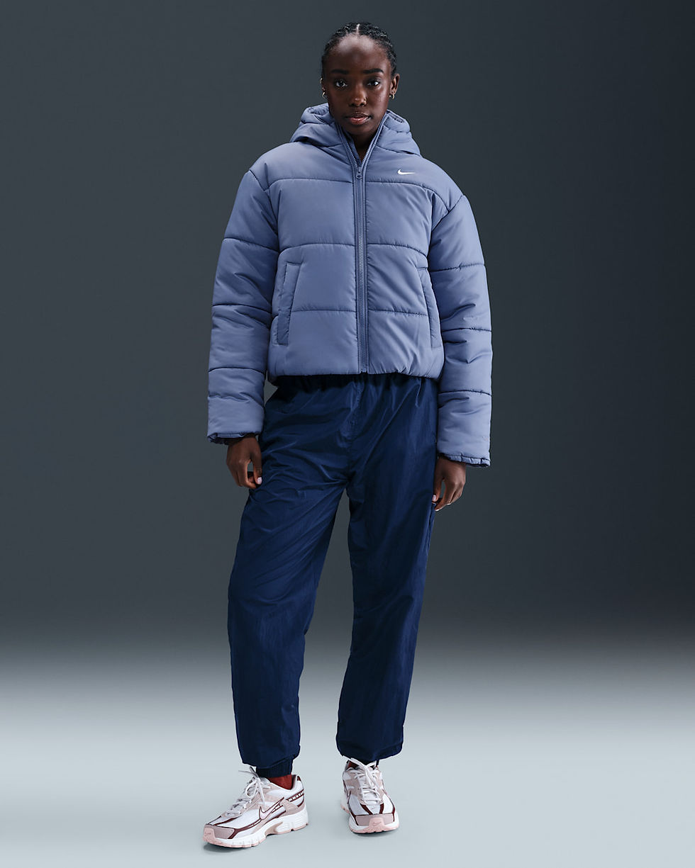 الصورة المصغرة: Nike Sportswear Classic Puffer Women's Therma-FIT Loose Hooded Jacket