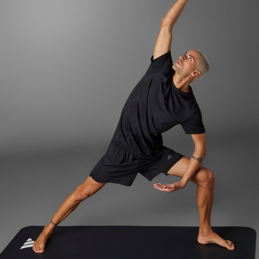 Thumbnail: Men's • Training DESIGNED FOR TRAINING YOGA SEAMLESS TEE