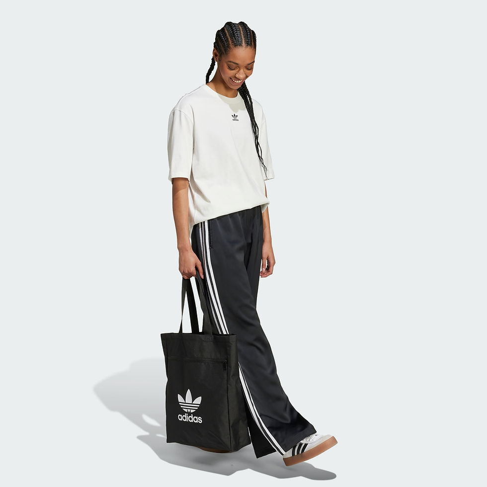الصورة المصغرة: Women's • Originals Essentials Boyfriend Tee
