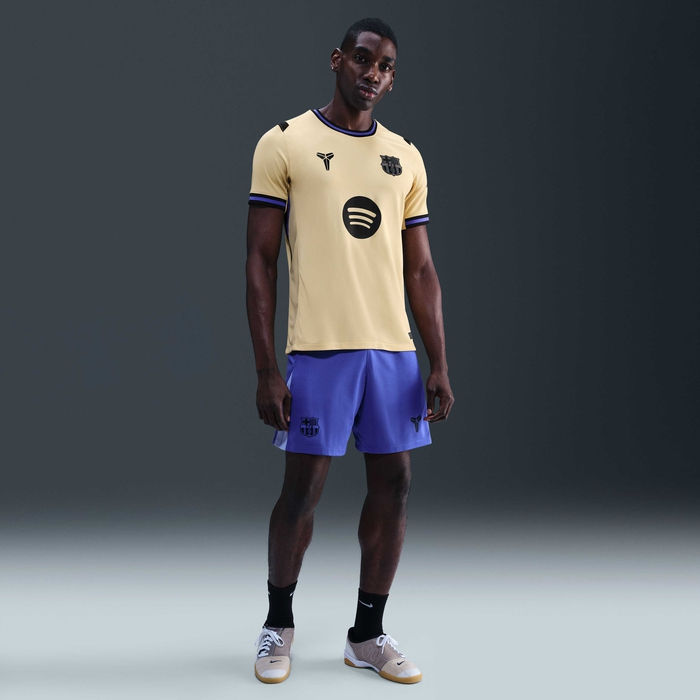 الصورة المصغرة: F.C. Barcelona 2025/26 Stadium Away Men's Kobe Dri-FIT Football Replica Shirt