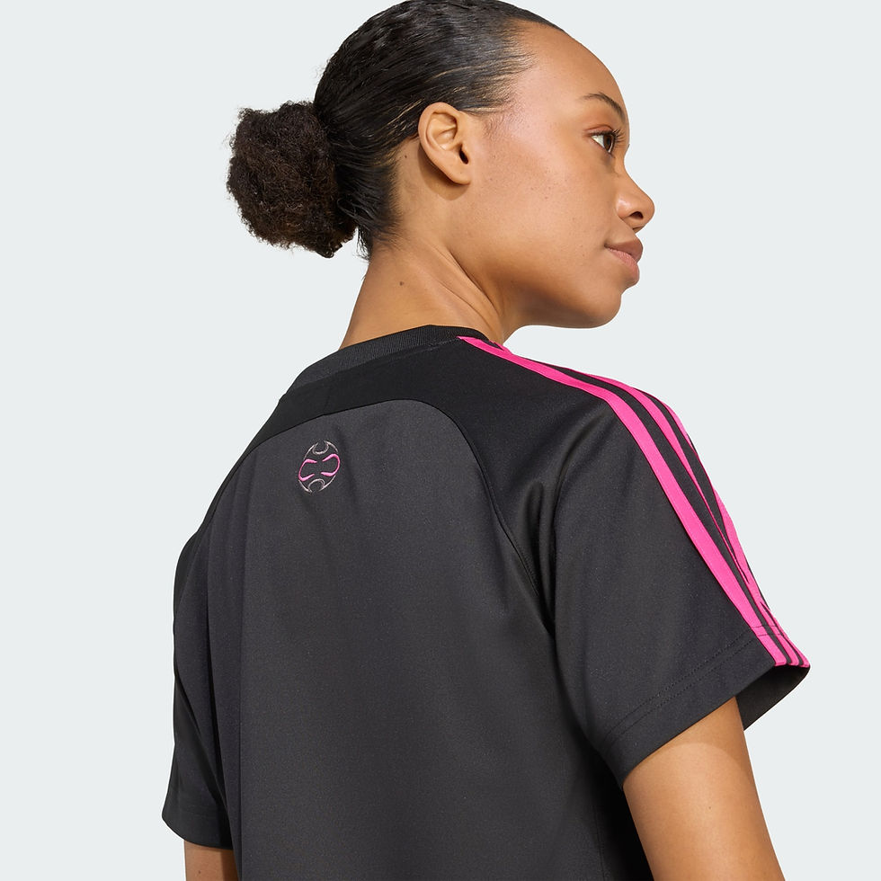 الصورة المصغرة: Women's • Originals Adicolor Teamgeist Loose T-shirt