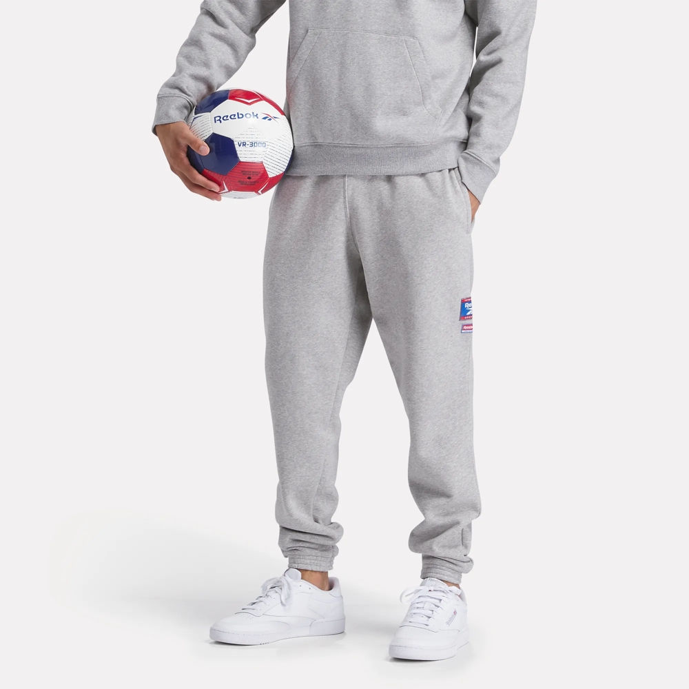 Men• Reebok Identity Badge PantsMen• Reebok Identity Badge Pants