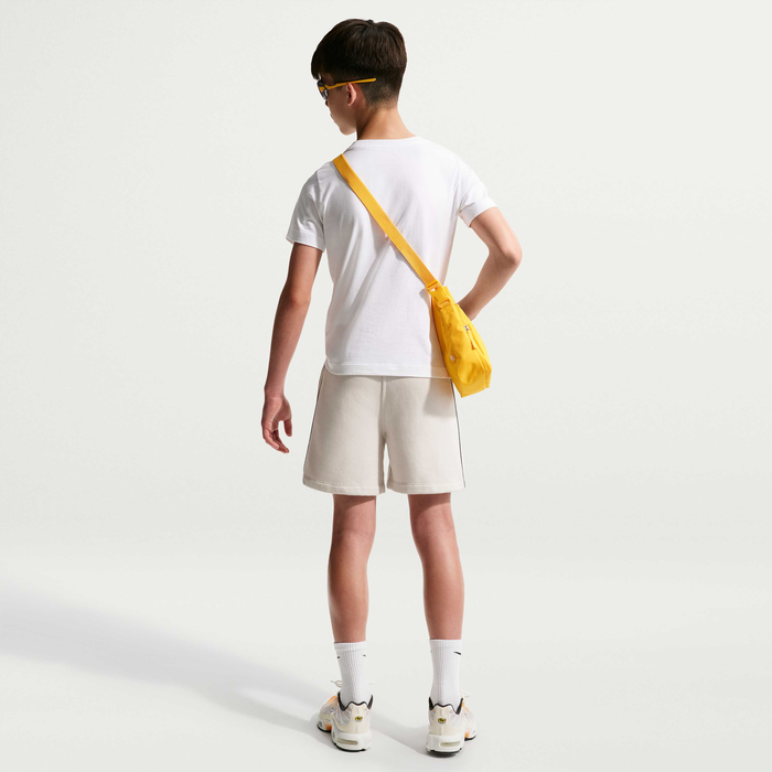 الصورة المصغرة: Nike Air Older Kids' Fleece Shorts