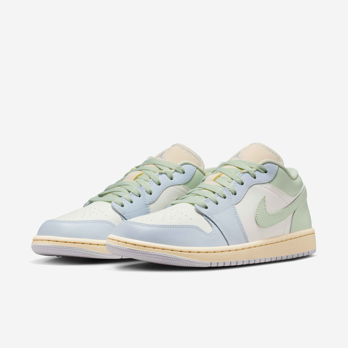 Thumbnail: Air Jordan 1 Low Women's shoes