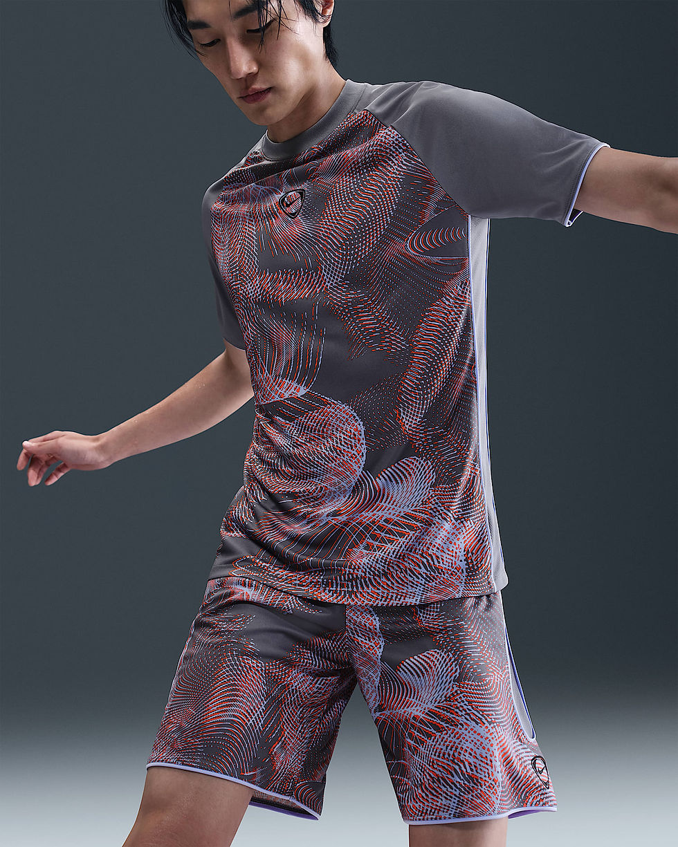 Thumbnail: Nike Academy+ Men's Dri-FIT Short-Sleeve Football Top