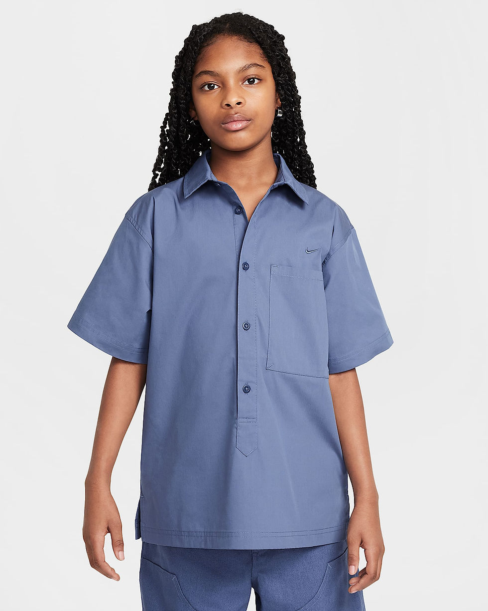 Nike Sportswear Metro Ground Older Kids' Short-Sleeve Top