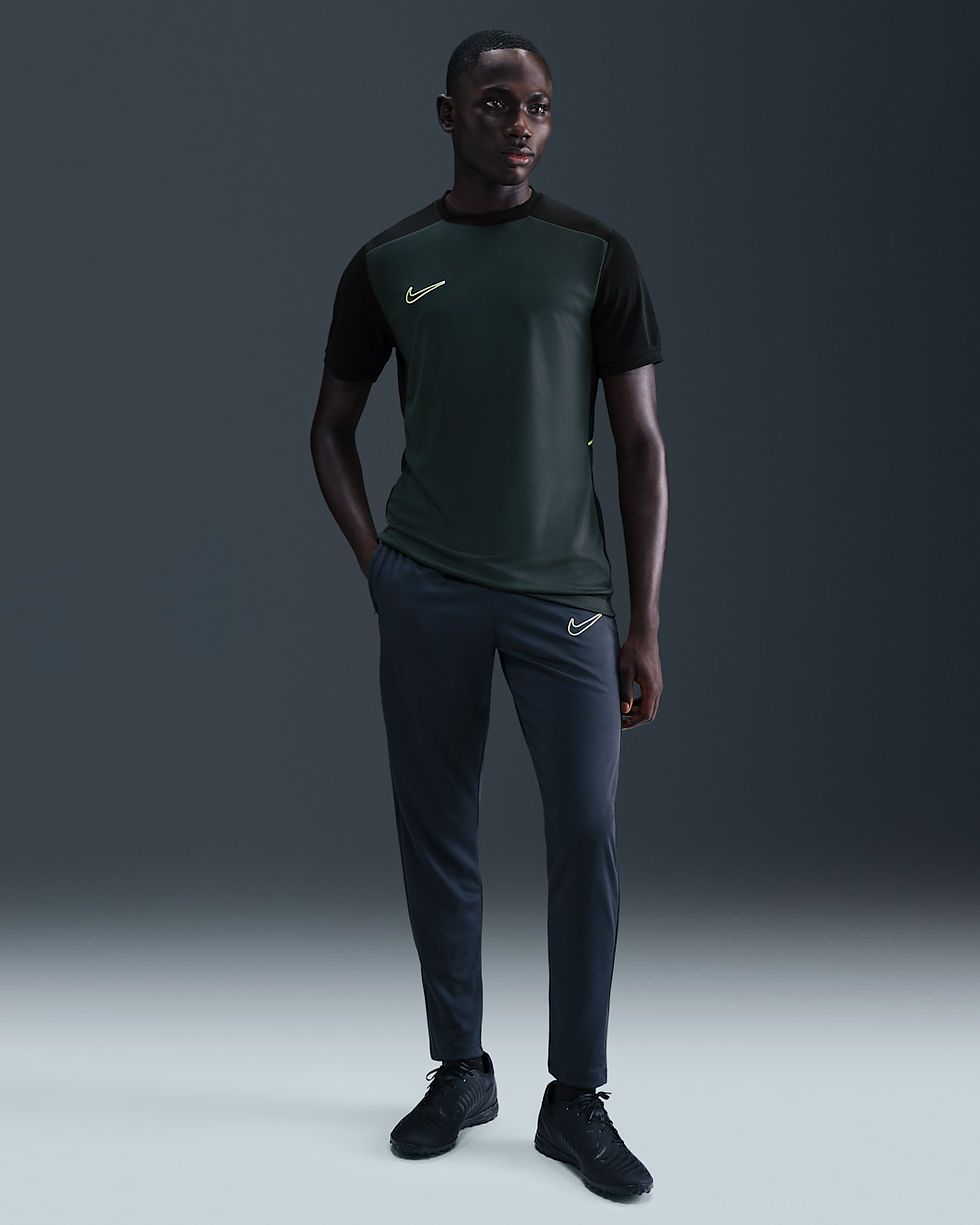 الصورة المصغرة: Nike Academy Men's Dri-FIT Short-Sleeve Football Top