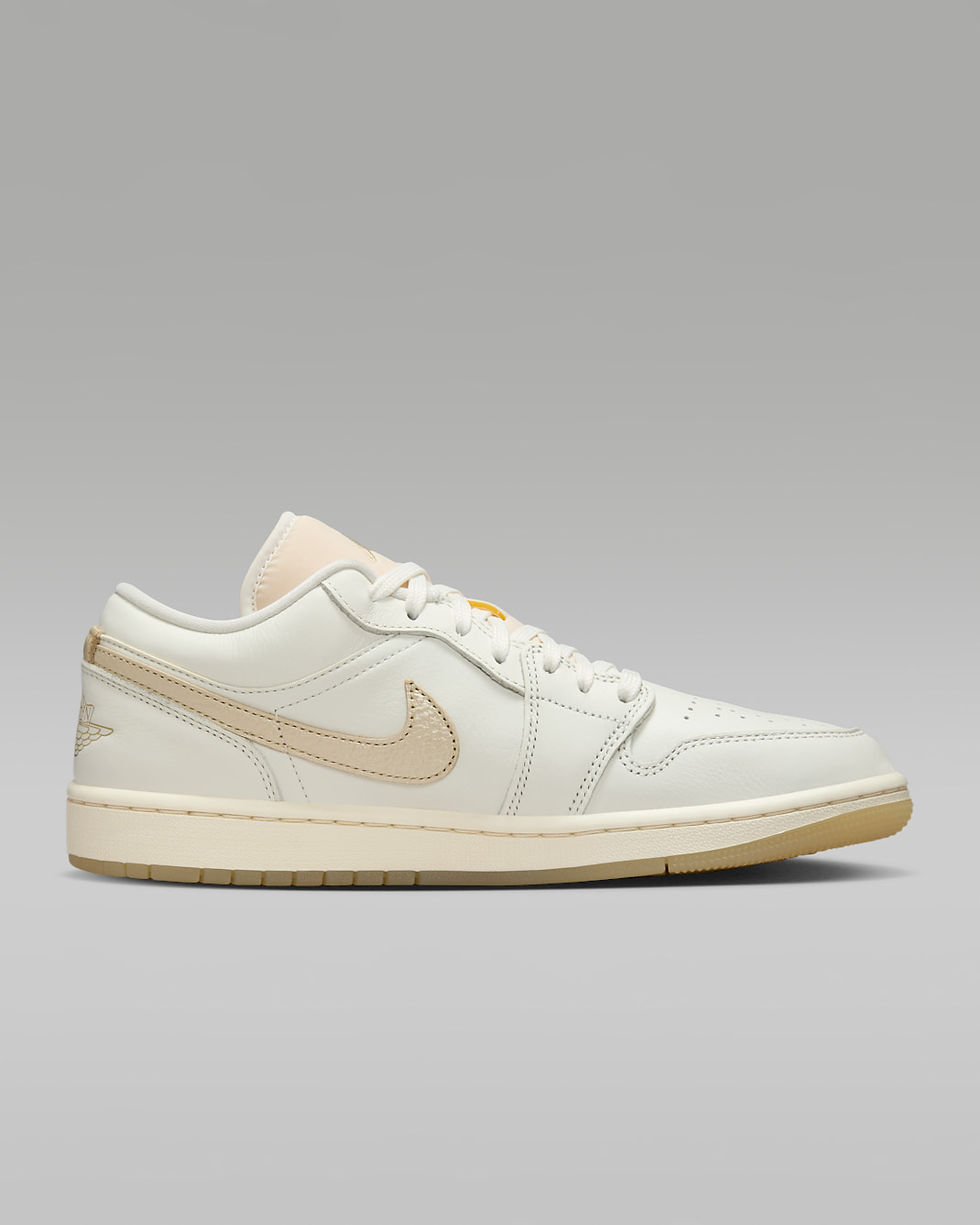 Thumbnail: Air Jordan 1 Low SE Women's Shoes