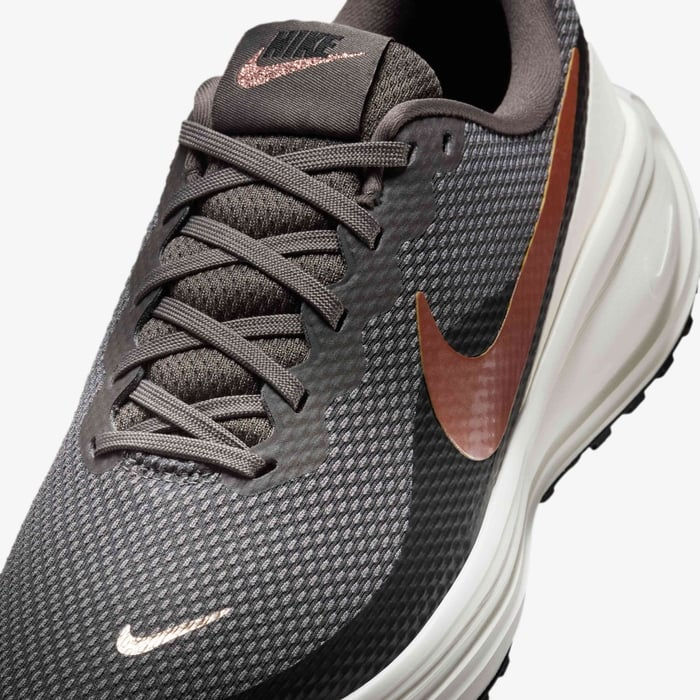 الصورة المصغرة: Nike Revolution 8 Women's Road Running Shoes