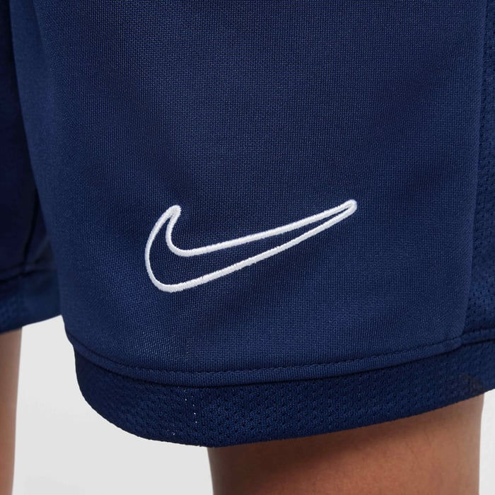 الصورة المصغرة: Nike Academy Older Kids' Dri-FIT 18cm (approx.) Football Shorts
