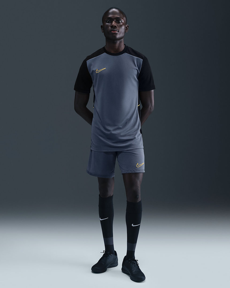 الصورة المصغرة: Nike Academy Men's Dri-FIT Short-Sleeve Football Top