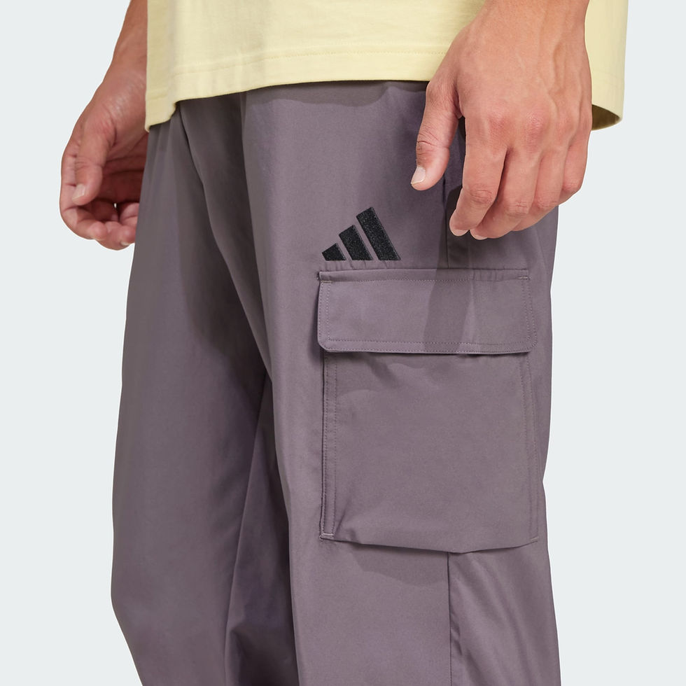 Thumbnail: Men • Sportswear Essentials Small Logo Cargo Joggers
