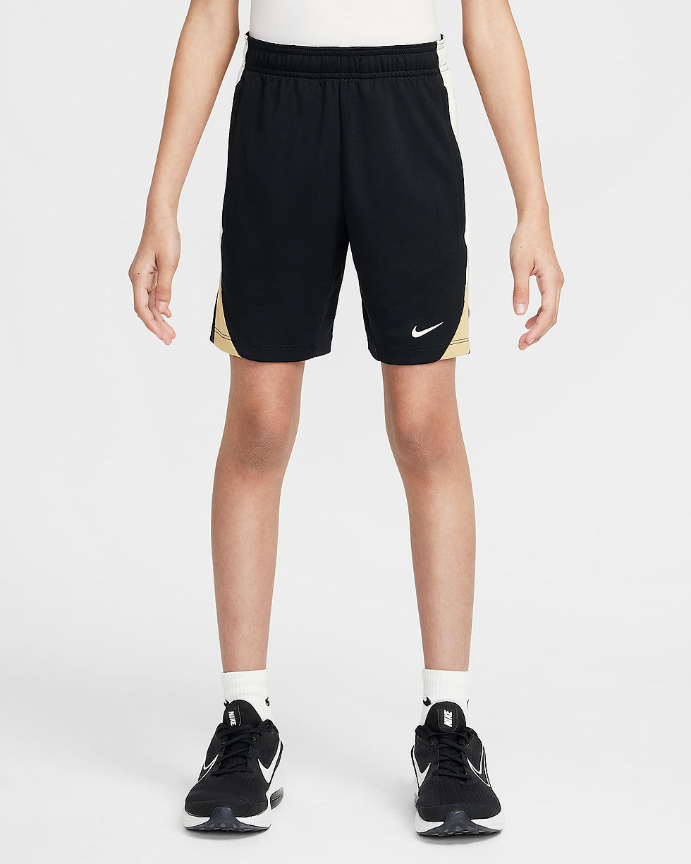 Nike Dri-FIT Strike Older Kids' Football Shorts