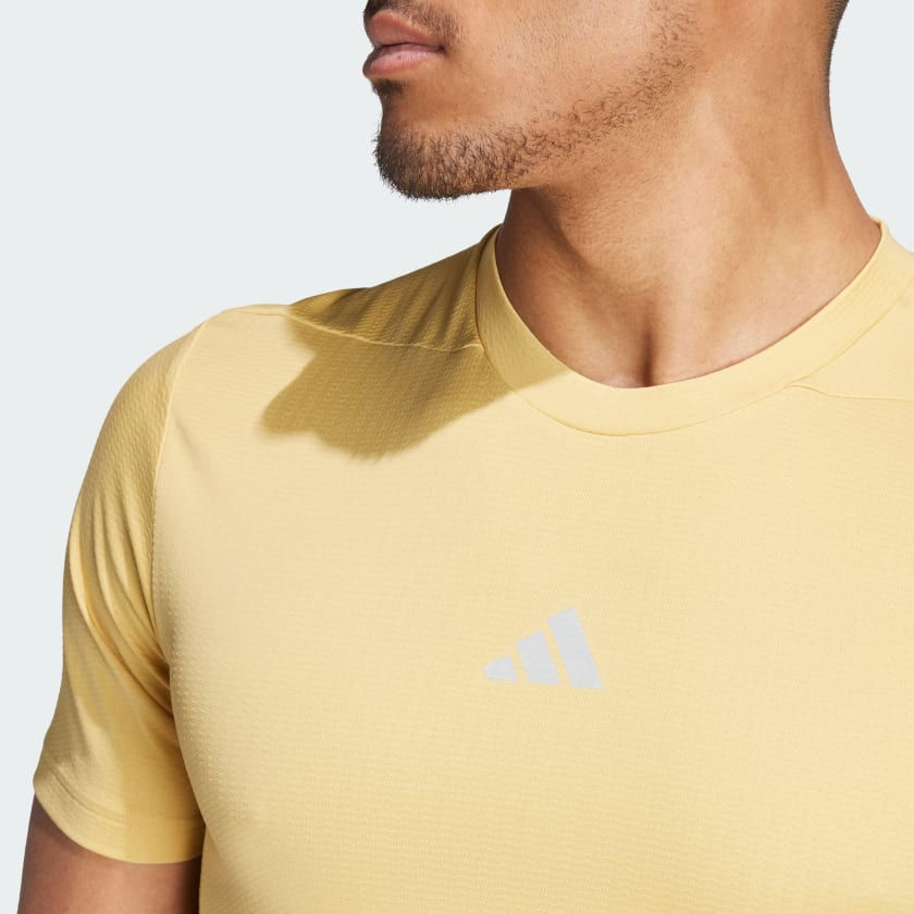 Thumbnail: Men • Training DESIGNED FOR TRAINING HIIT WORKOUT HEAT.RDY TEE