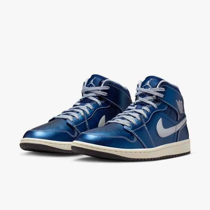 الصورة المصغرة: Air Jordan 1 Mid SE Women's shoes