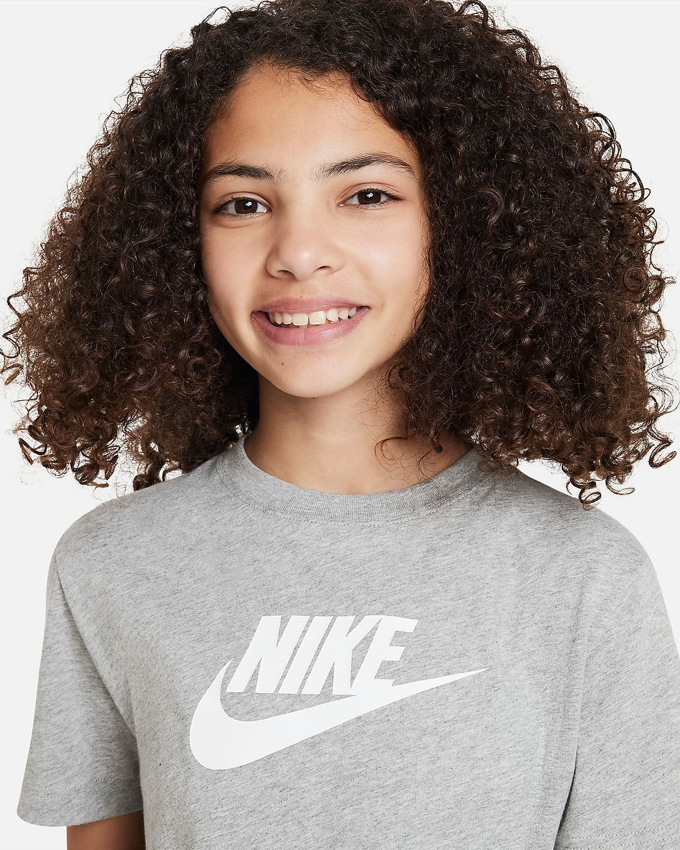 Thumbnail: Nike Sportswear Big Kids' (Girls') T-Shirt