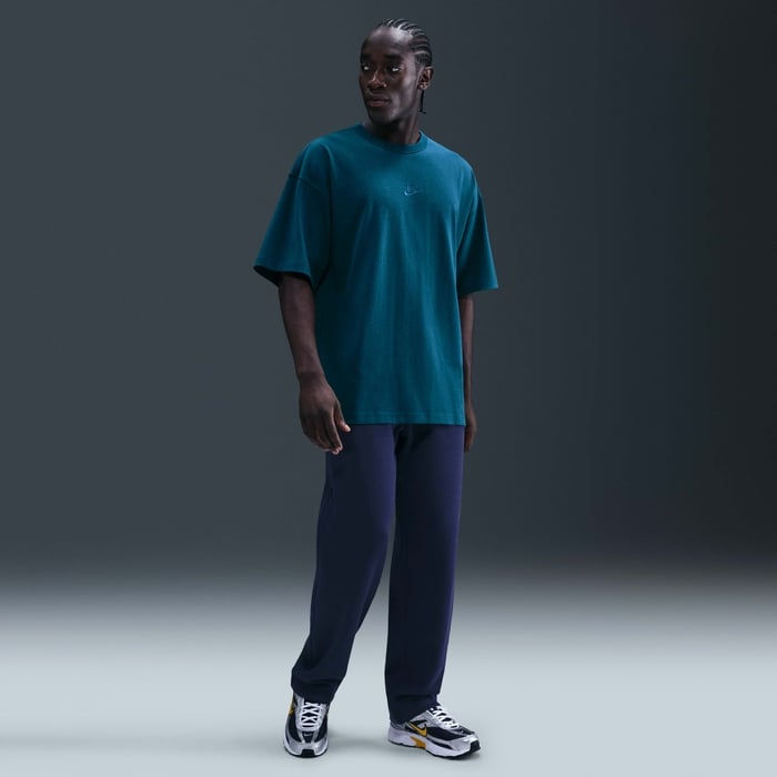 Thumbnail: Nike Sportswear Premium Essentials Men's Oversized T-shirt