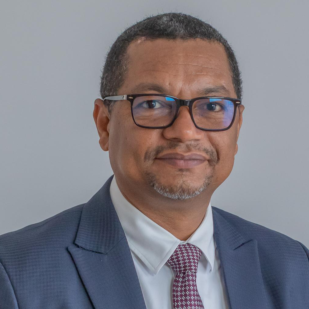 Photo_Simplice_NTEME_Directeur_Général_Green_ConsulTech-2.png