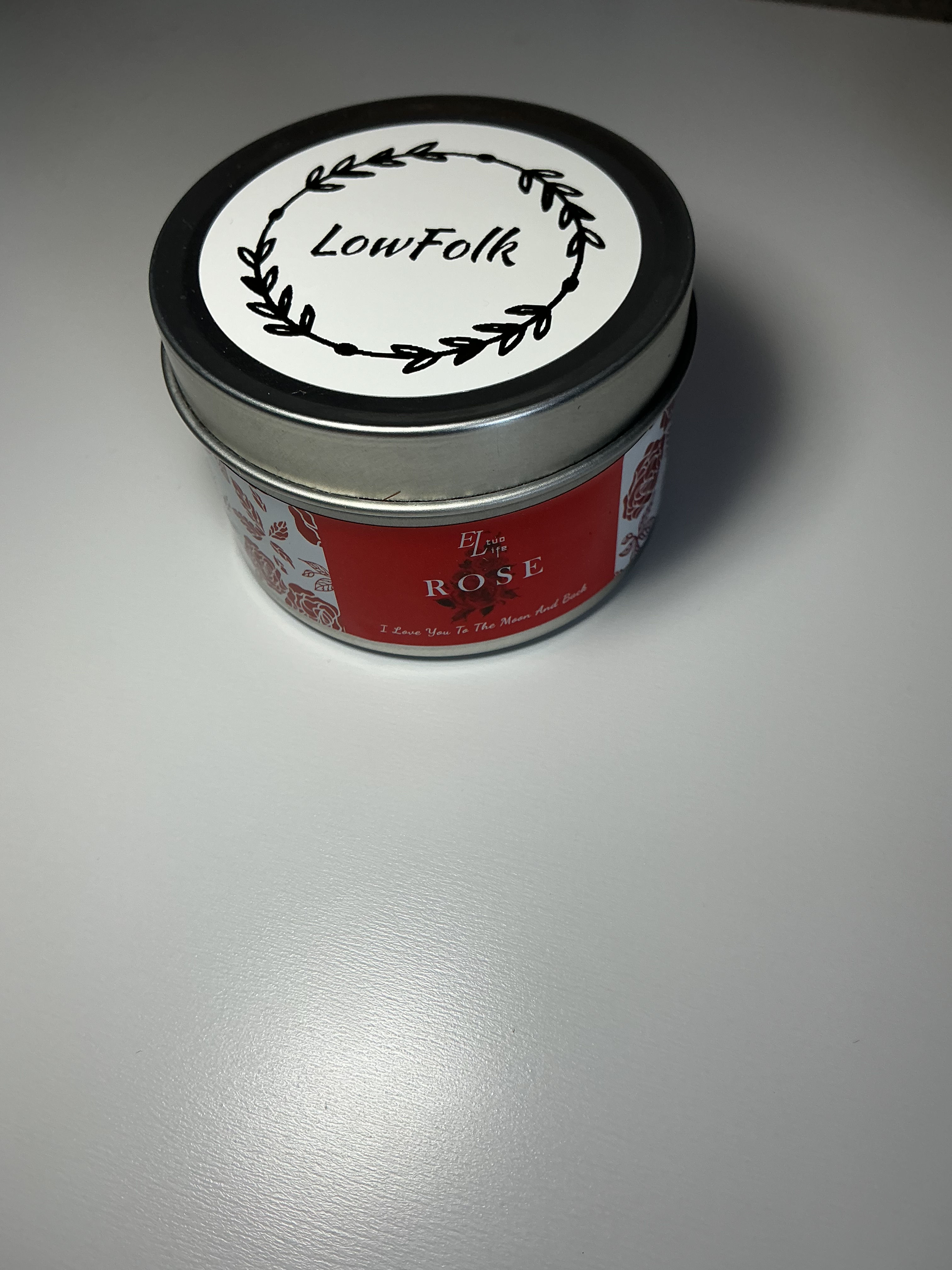 Rose scented soy candle