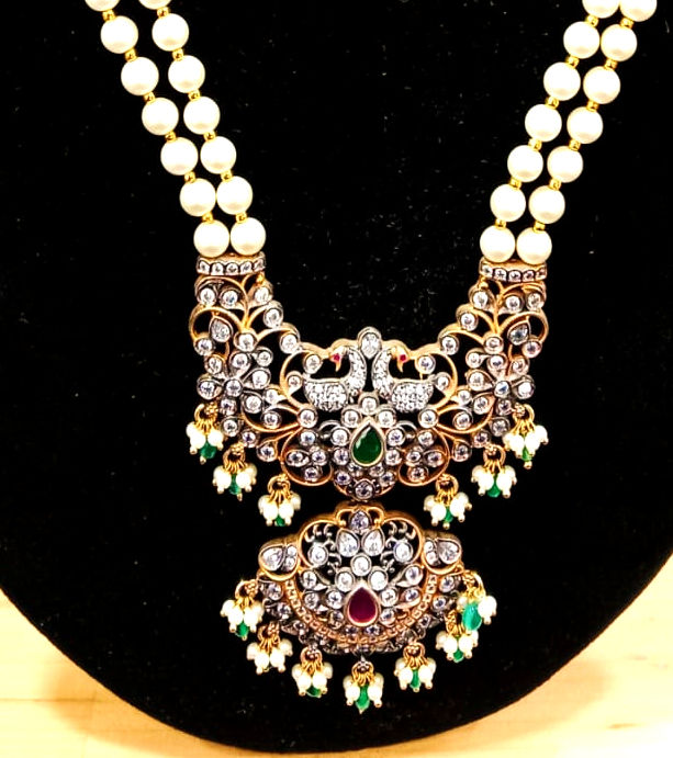 Pearls Victorian Model Chain