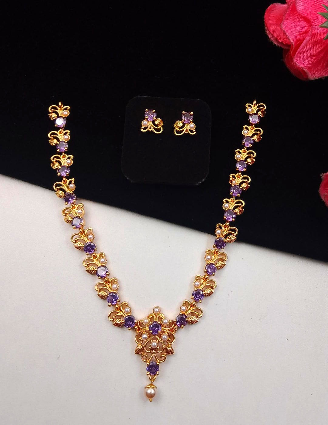 Nostalgic Gold Model Necklace