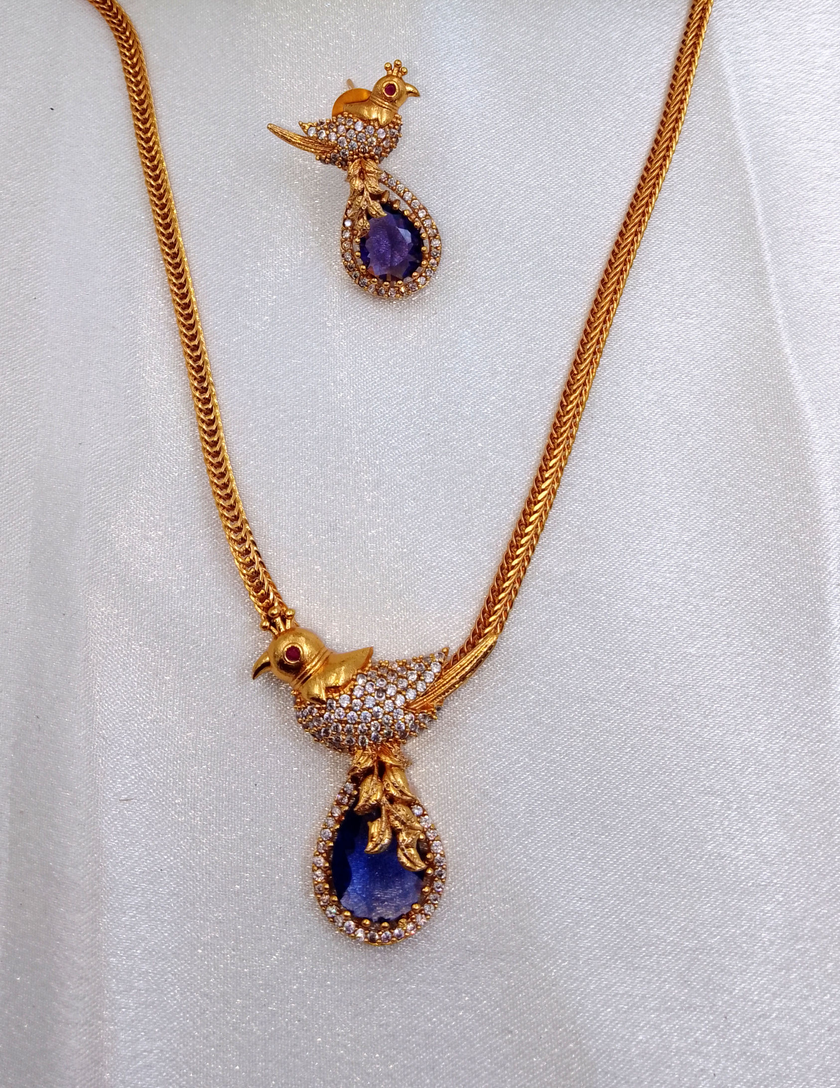 Parrot Matt Necklace