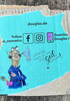Handgemalte Ziege auf Douglas-Verpackung mit frechem Spruch „Entweder pünktlich sein oder geil aussehen!“, Upcycling-Kunst von maleola