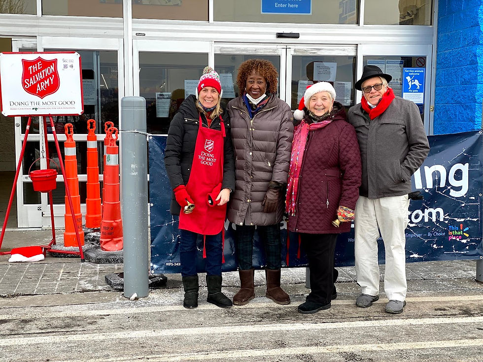 Salvation Army Bell Ringing Alissa Griffith, Sandra Simmons, Illaria Steele, Dave Seegers.